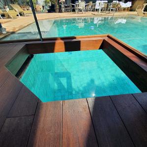 sauna com acesso para piscina